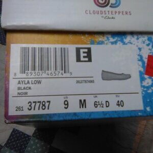 Women's flat slip-on shoes